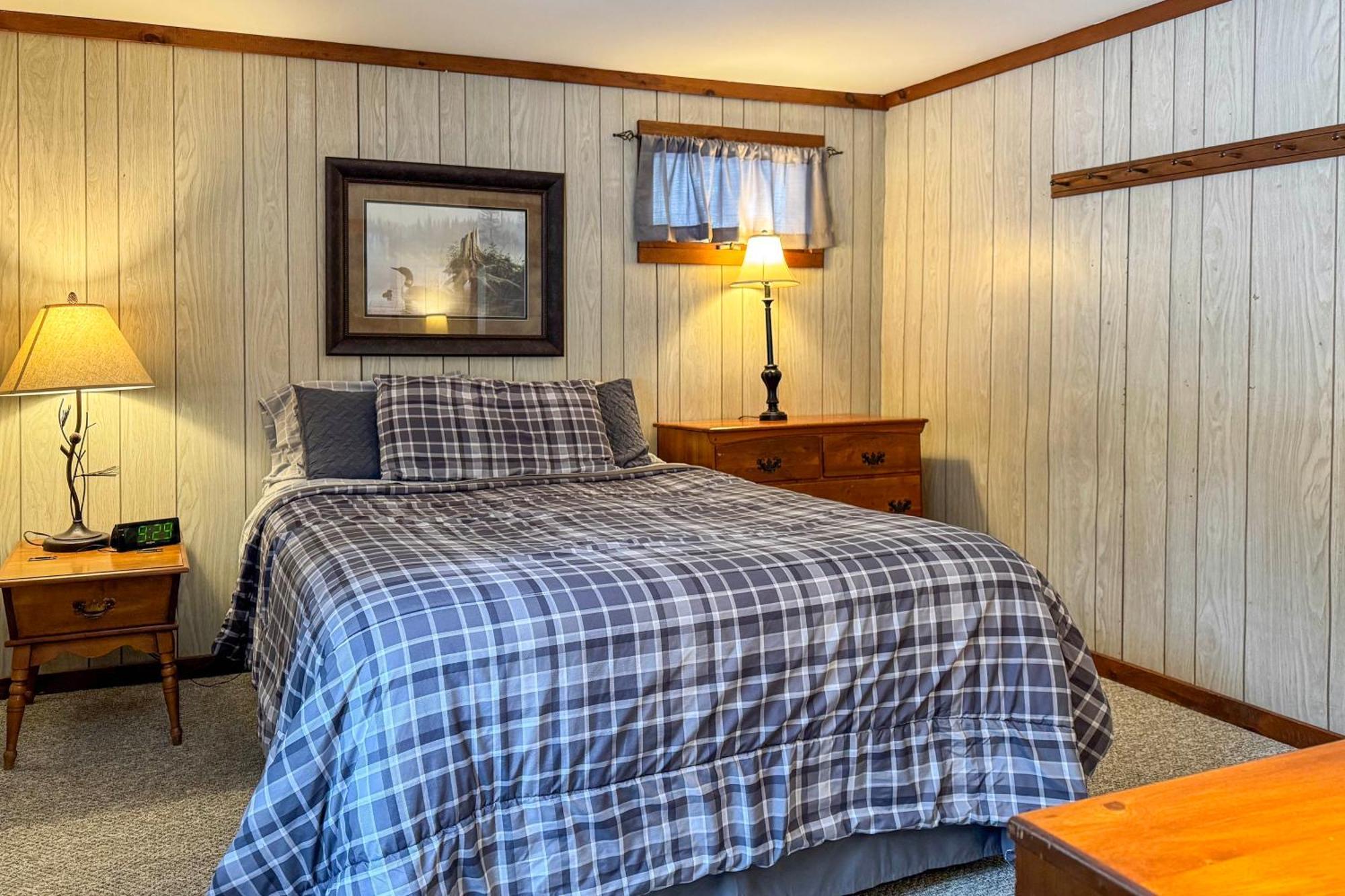 Lake Pleasant Cabin On 3 Acres With Kayaks And Beach! Kültér fotó
